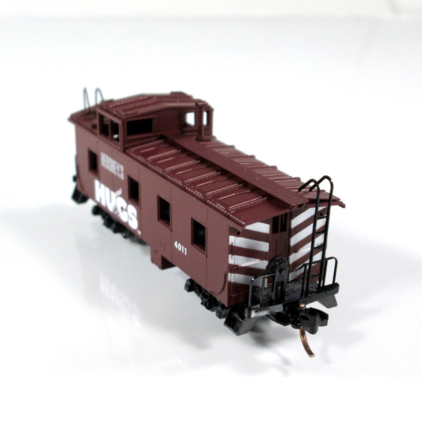 N Scale ***HERSHEY'S HUGS*** 36' Cupola Caboose - HFC 4011 --Micro Trains 100120