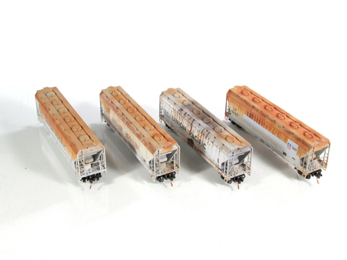 N Scale ***UNION PACIFIC*** Weathered Hopper 4-Pack Set -- Micro Trains 99305390