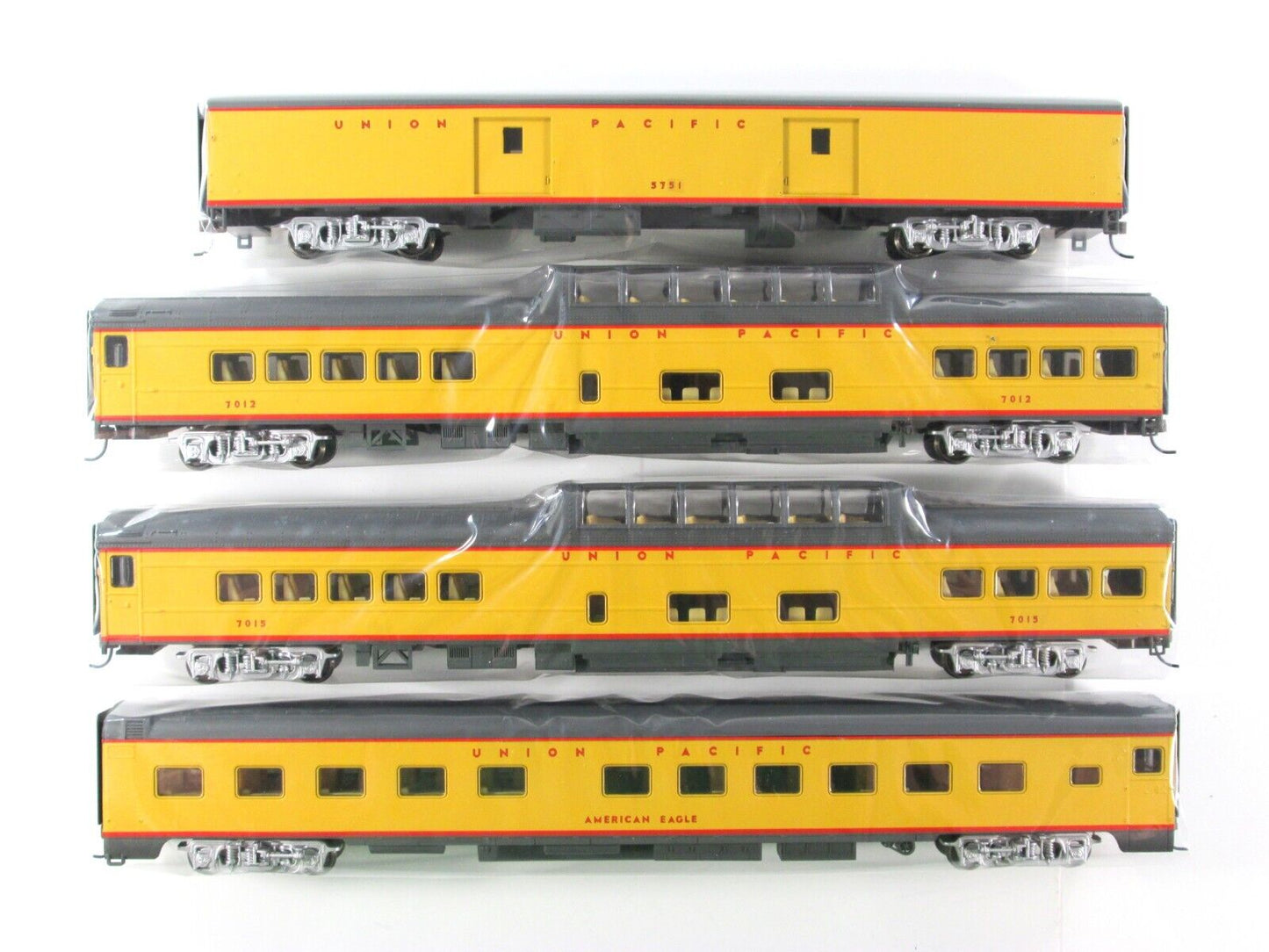 HO Scale UNION PACIFIC Lightweight Passenger Set B -Rivarossi R6996, Knuckle Cpl