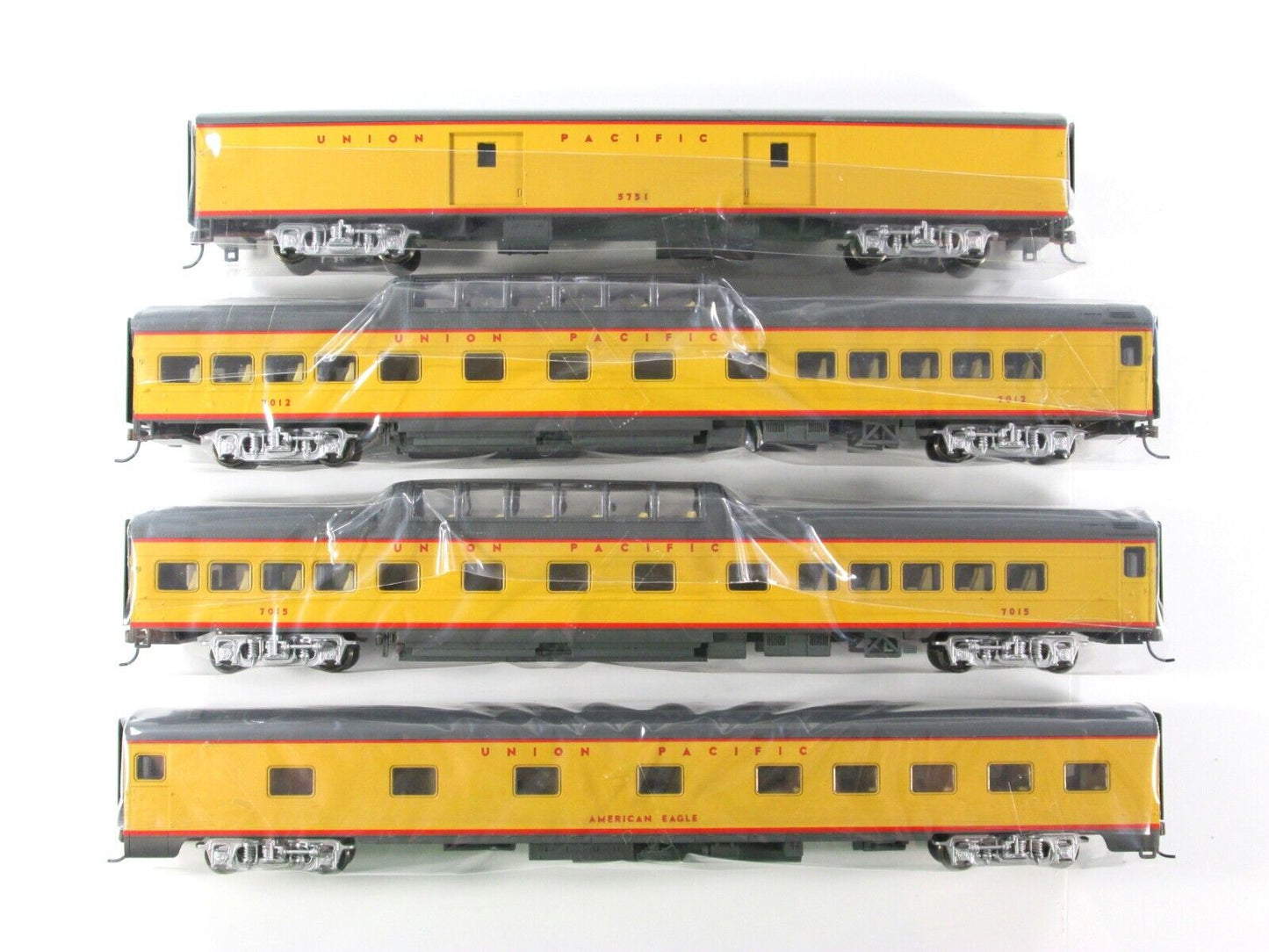 HO Scale UNION PACIFIC Lightweight Passenger Set B -Rivarossi R6996, Knuckle Cpl