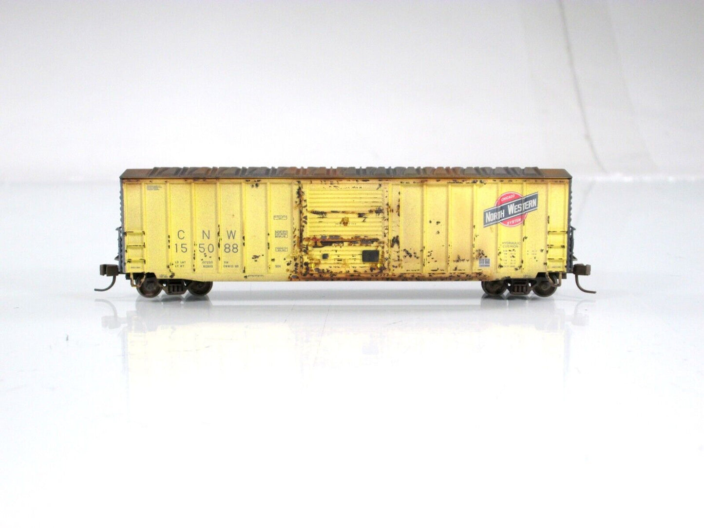 N Scale ***CNW*** Weathered & Graffiti 50' Box Car - Atlas & Thoroughbred Custom
