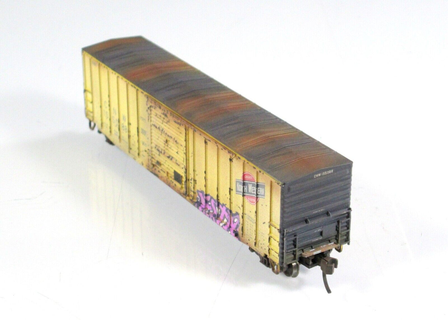 N Scale ***CNW*** Weathered & Graffiti 50' Box Car - Atlas & Thoroughbred Custom