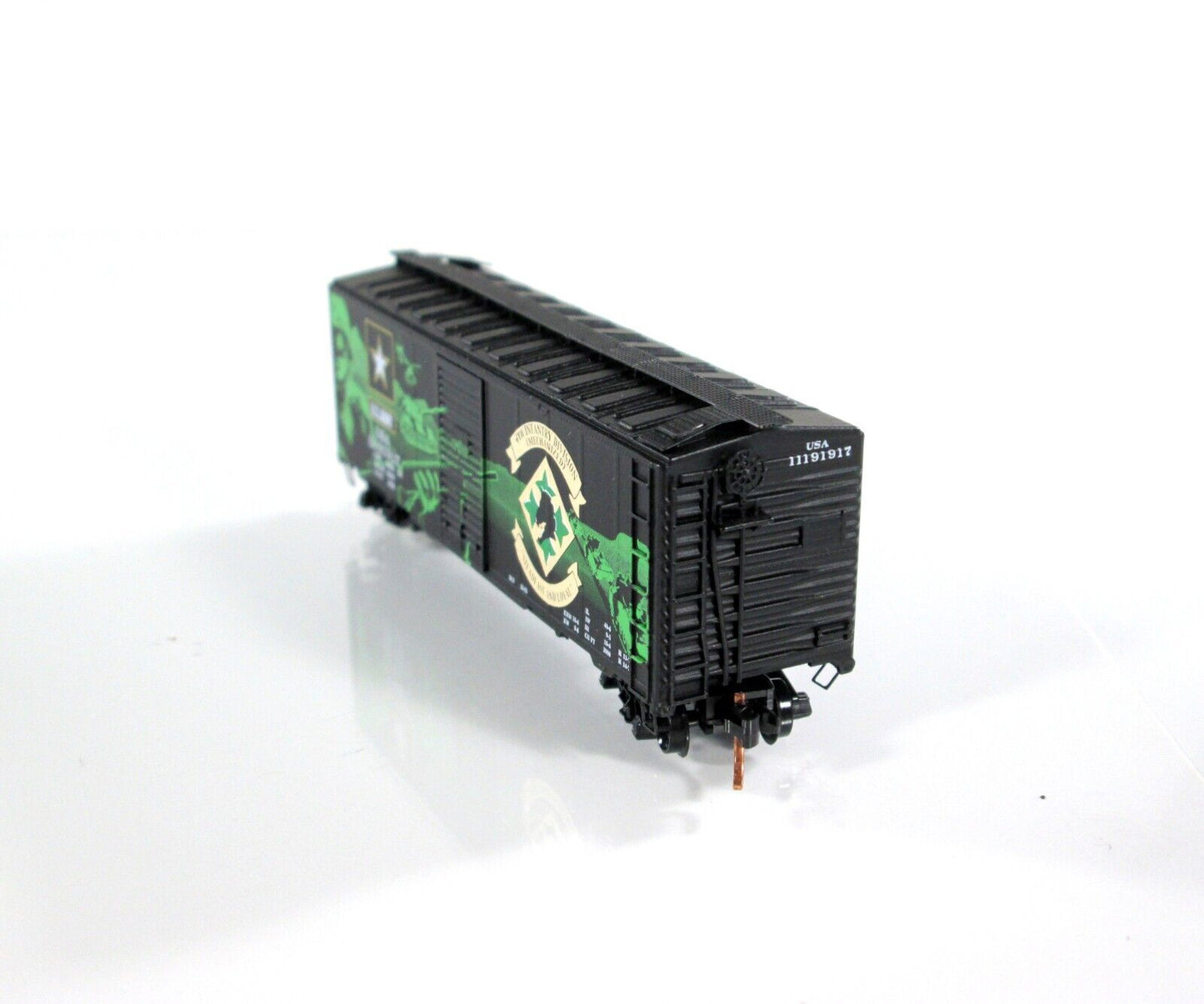 N Scale **US ARMY 4th Infantry Division** Box Car - USA 11191917 - DELUXE 240211
