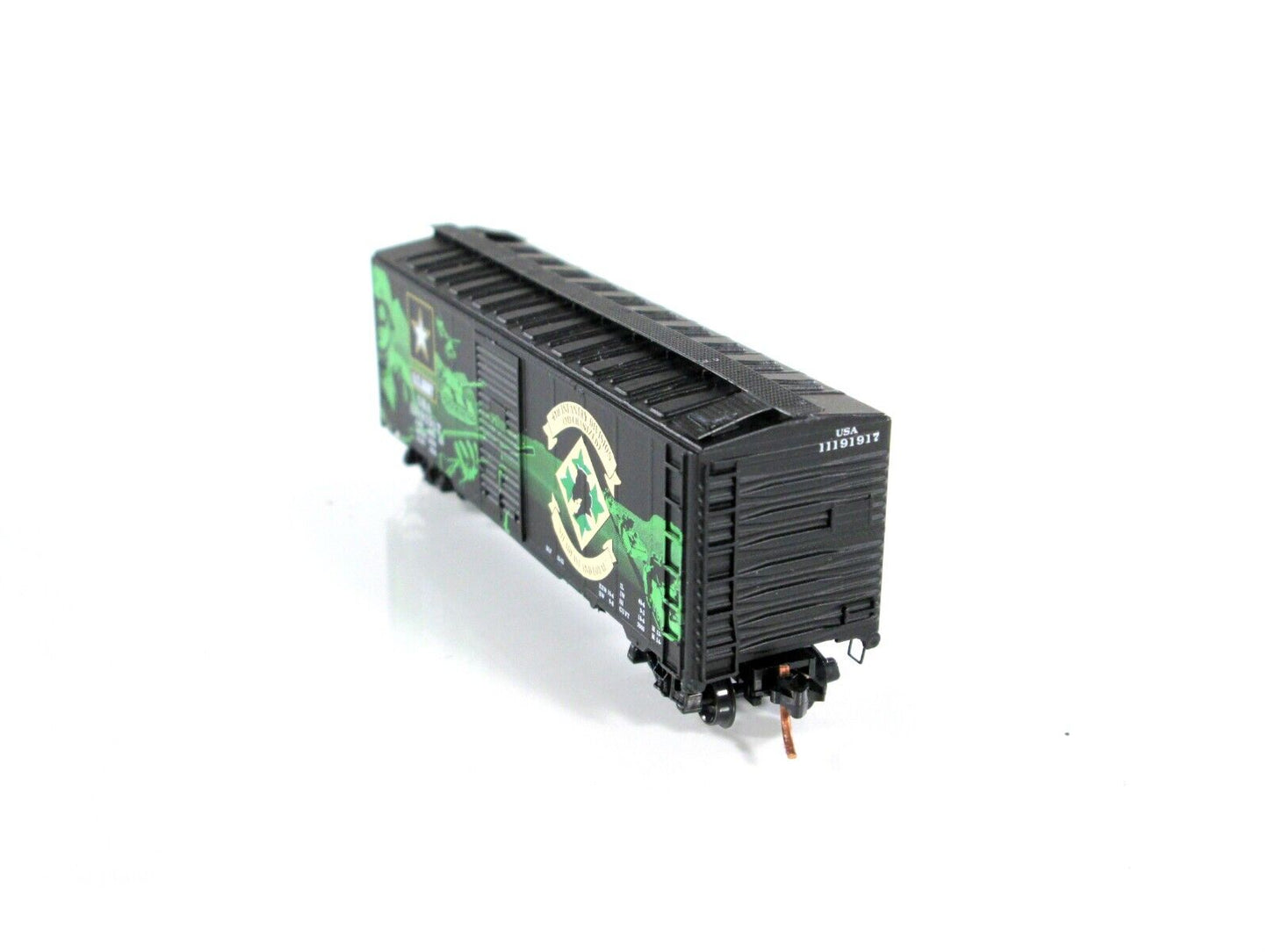 N Scale **US ARMY 4th Infantry Division** Box Car - USA 11191917 - DELUXE 240211