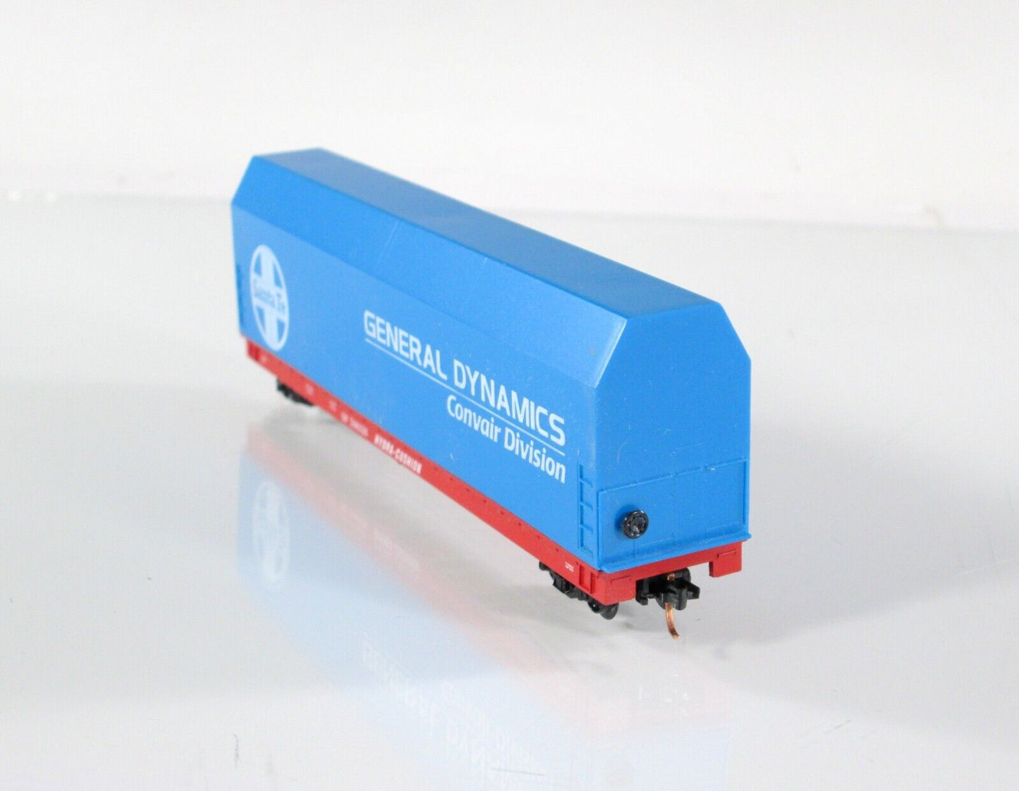 N Scale GENERAL DYNAMICS Santa Fe Aircraft Skybox on Flat Car - SP 598326 -- LBF