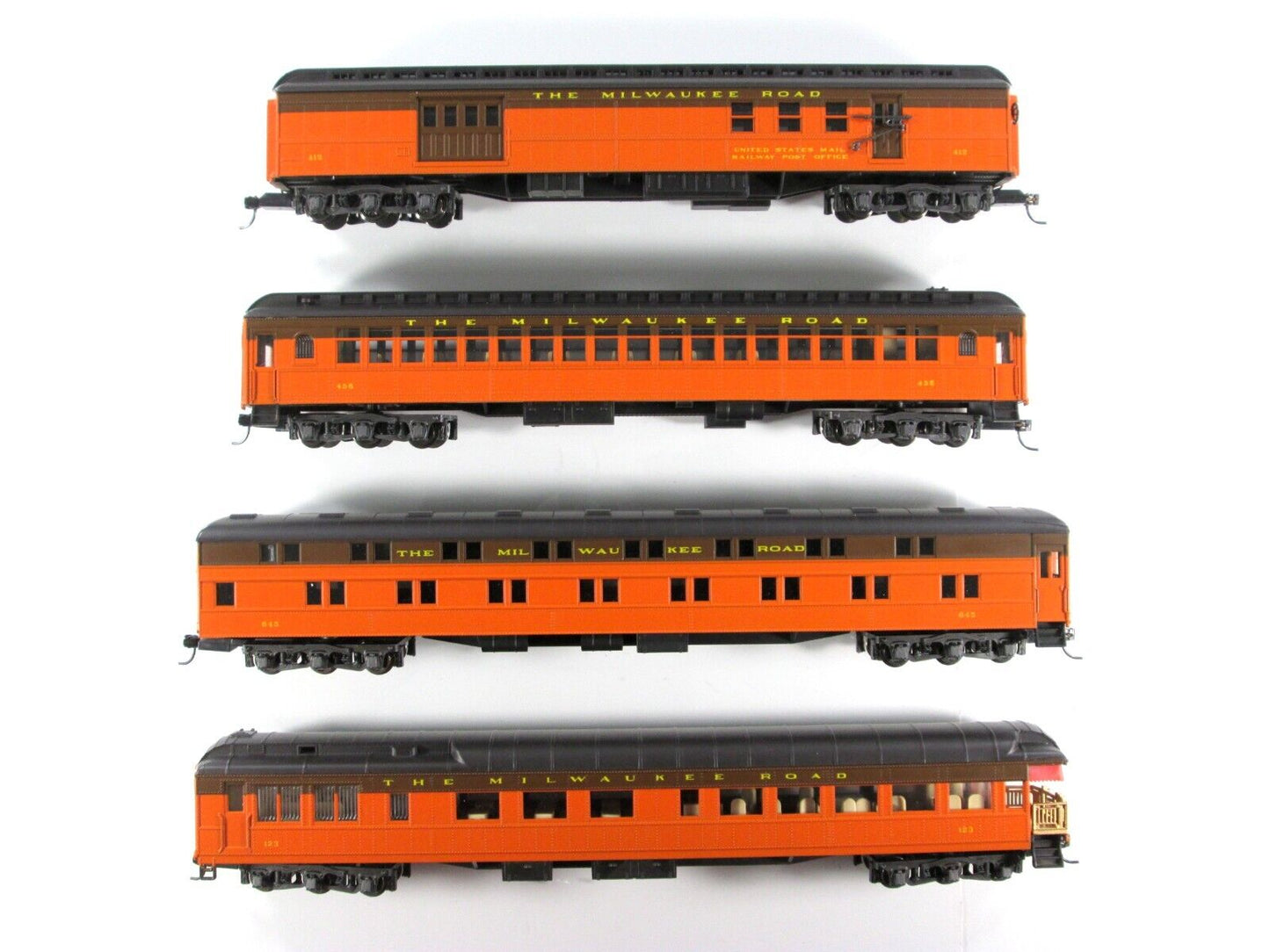 HO Scale MILWAUKEE ROAD 1920s 4-Passenger Set B - Rivarossi 6905, Knuckle Cplrs