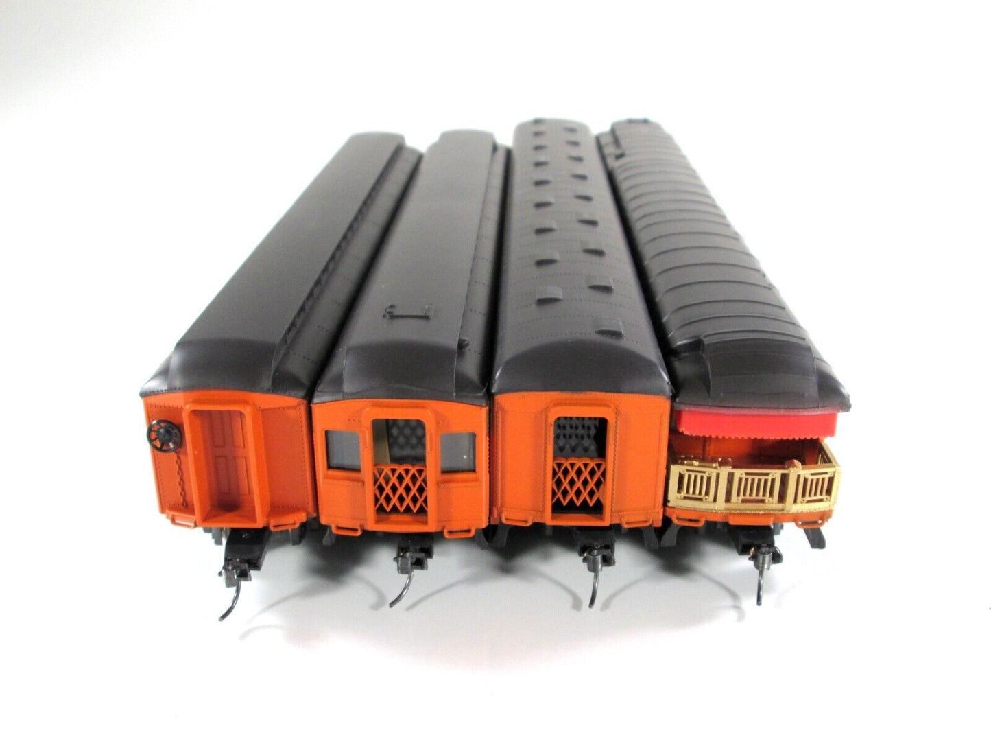 HO Scale MILWAUKEE ROAD 1920s 4-Passenger Set B - Rivarossi 6905, Knuckle Cplrs