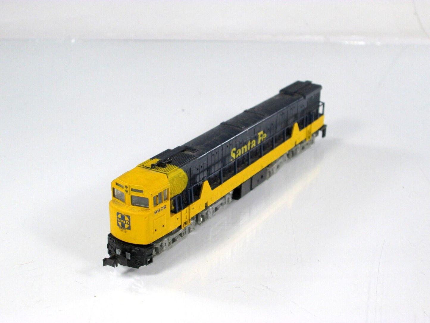 N Scale ***SANTA FE*** GE U50 Diesel Locomotive, ATSF 9972 - Con-Cor 3301