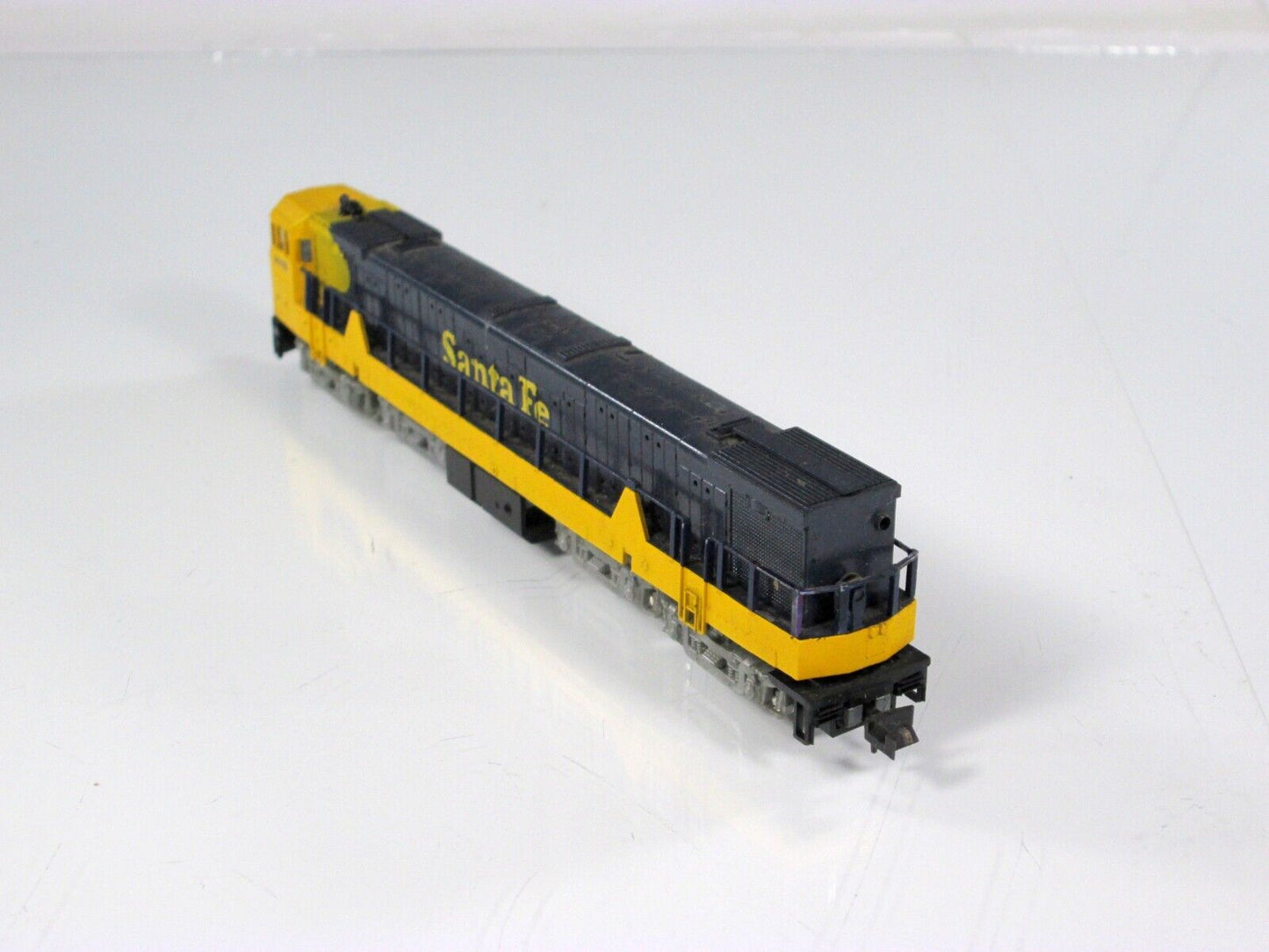 N Scale ***SANTA FE*** GE U50 Diesel Locomotive, ATSF 9972 - Con-Cor 3301