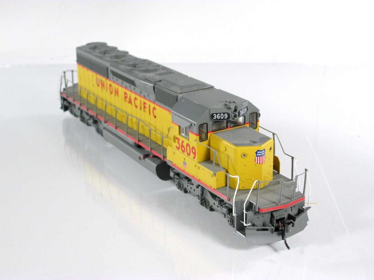 HO Scale UNION PACIFIC SD40-2 Locomotive - UP 3609 -- ScaleTrains - DCC LokSound