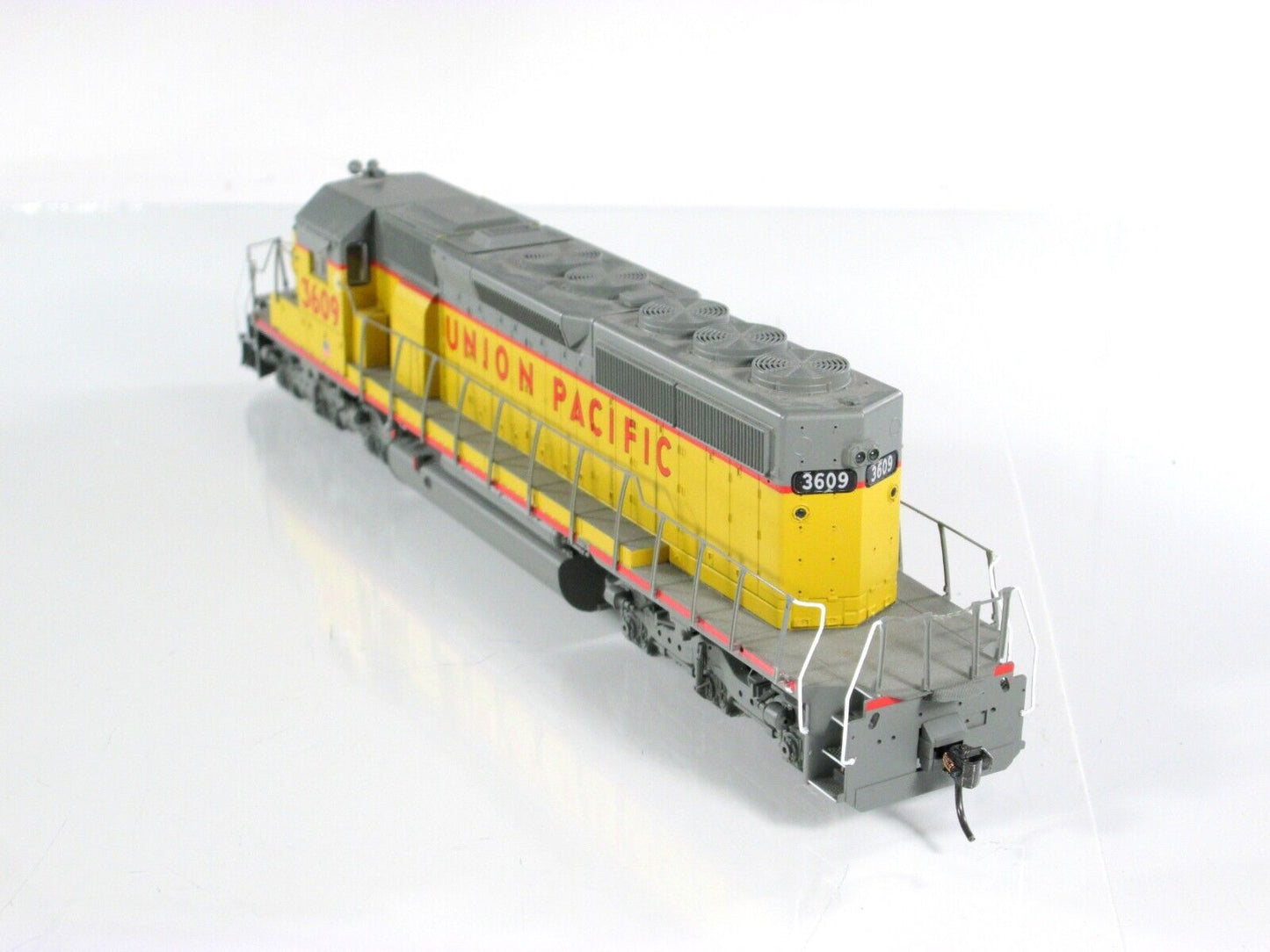 HO Scale UNION PACIFIC SD40-2 Locomotive - UP 3609 -- ScaleTrains - DCC LokSound