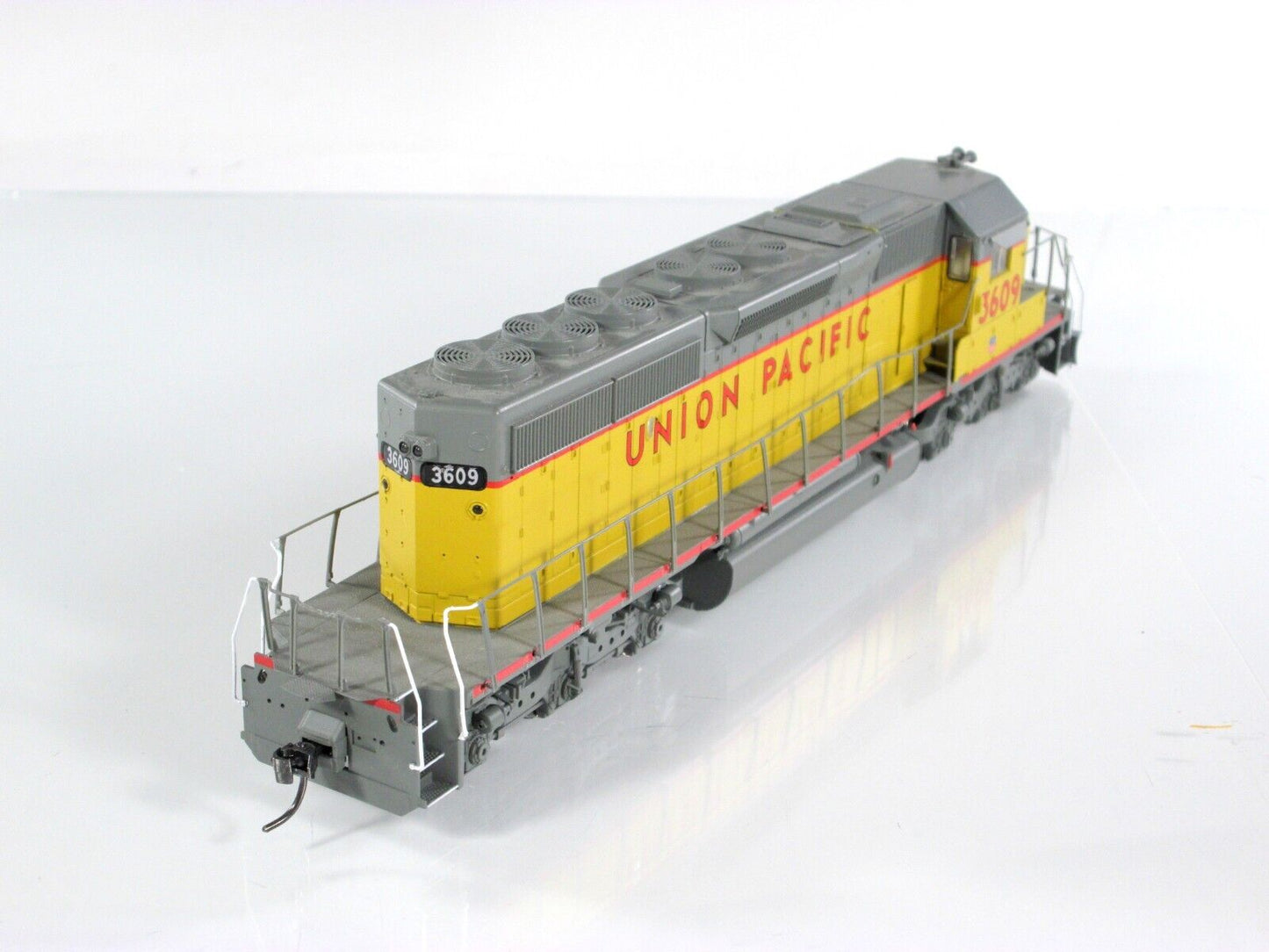 HO Scale UNION PACIFIC SD40-2 Locomotive - UP 3609 -- ScaleTrains - DCC LokSound