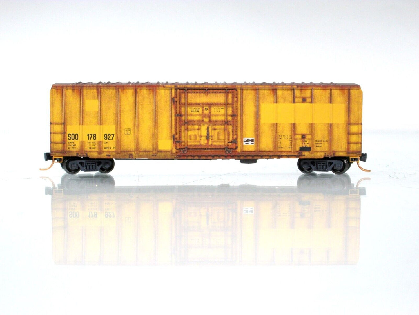 N Scale ***SOO LINE*** Weathered 50' Box Car SOO #178927 - Micro Trains 02753009