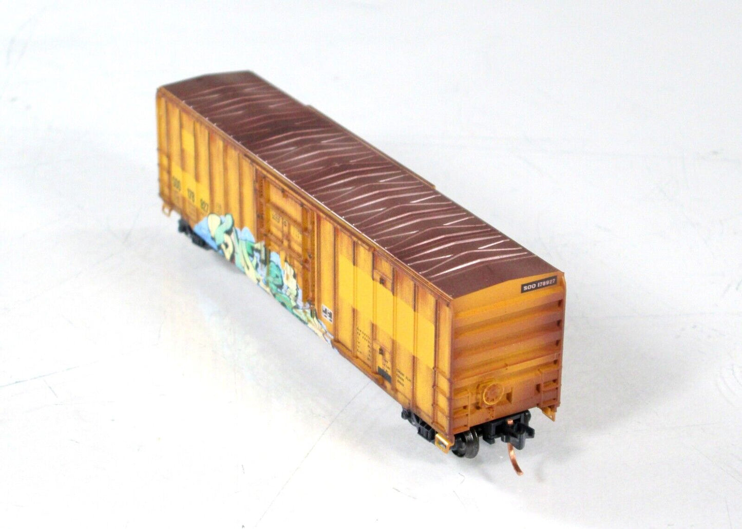 N Scale ***SOO LINE*** Weathered 50' Box Car SOO #178927 - Micro Trains 02753009