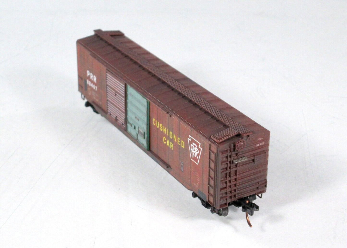 N Scale ***PENNSYLVANIA*** Weathered Box Car PRR #88407 - Micro Trains 03452440