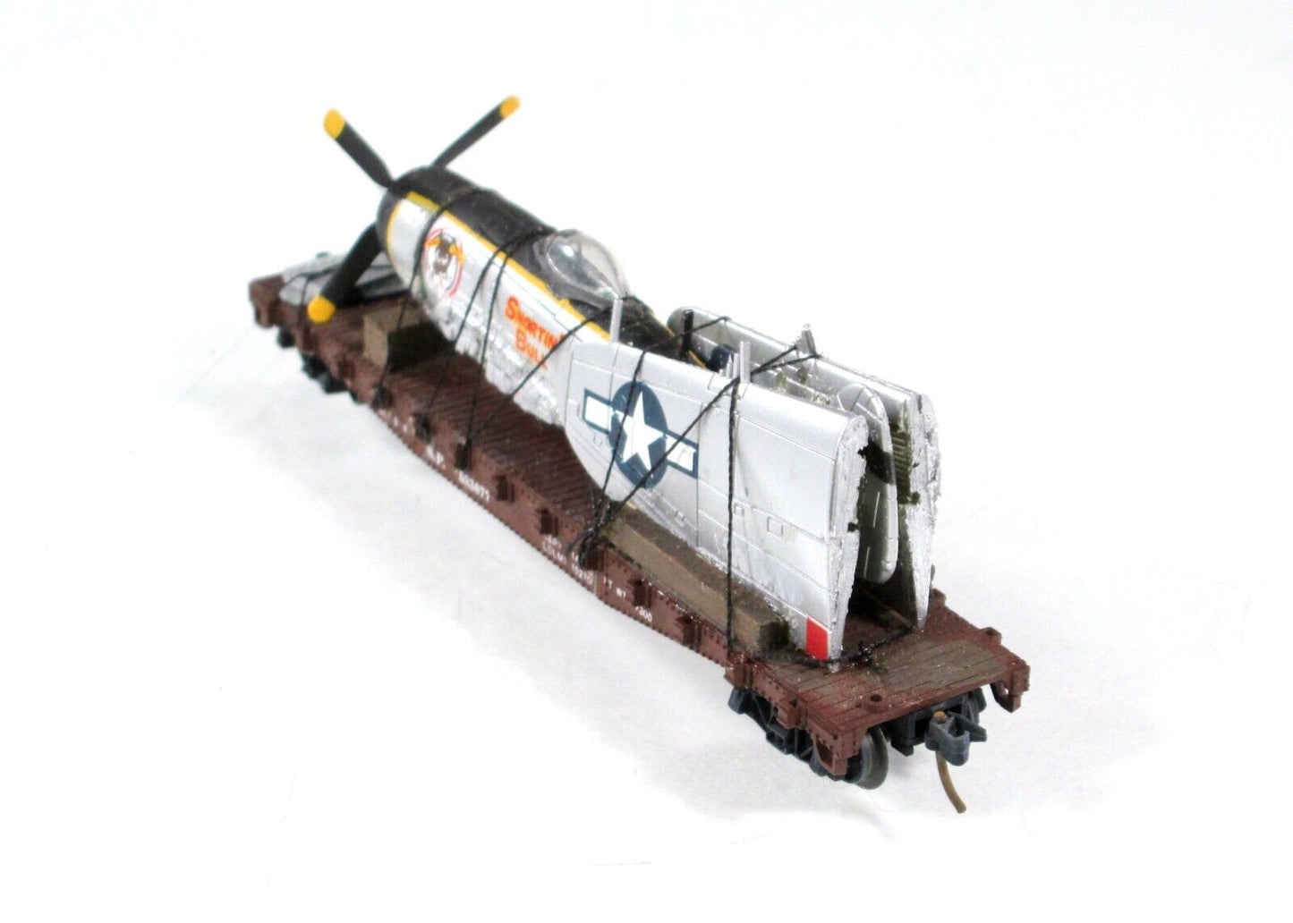 N Scale United States WWII Fighter Plane on Flat Car - Con-Cor, MTL Couplers