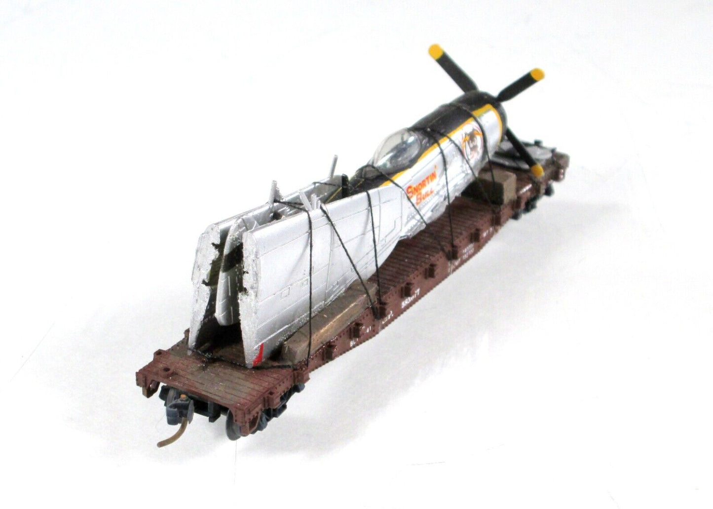 N Scale United States WWII Fighter Plane on Flat Car - Con-Cor, MTL Couplers