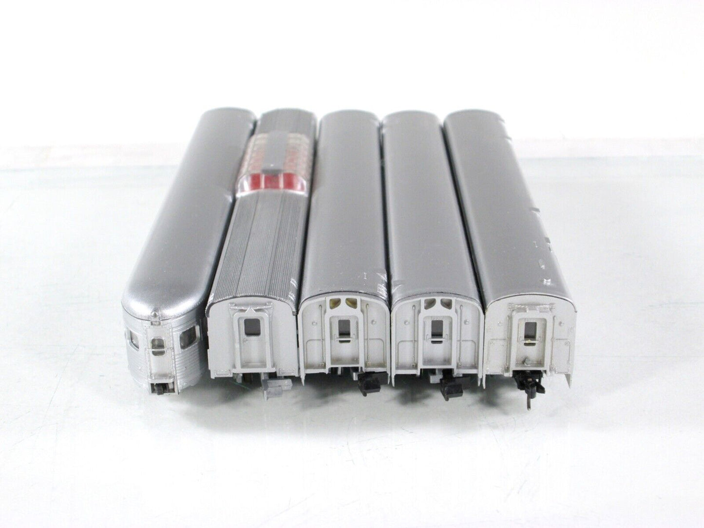 N Scale **LOUISVILLE NASHVILLE* Ltweight Passenger 5-Car Set 2 - Con-Cor 5400151