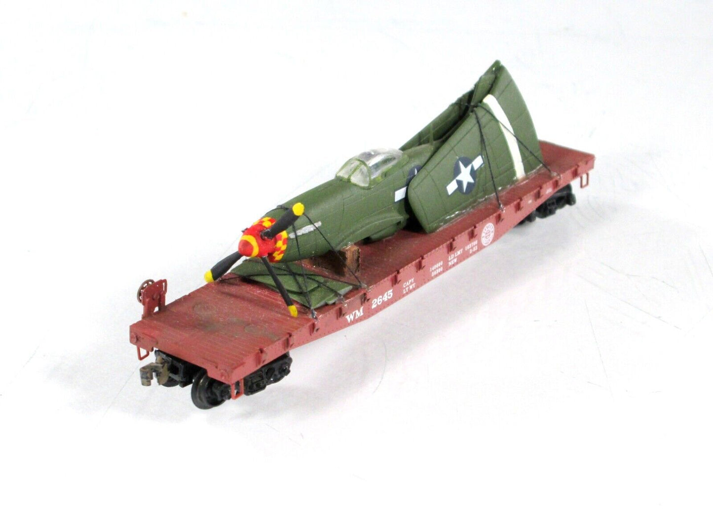 N Scale United States WWII Fighter Plane on Flat Car -Micro Trains, Knuckle Cplr