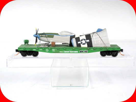 N Scale United States WWII Fighter Plane on Flat Car - Micro Trains, Knuckle Cpl