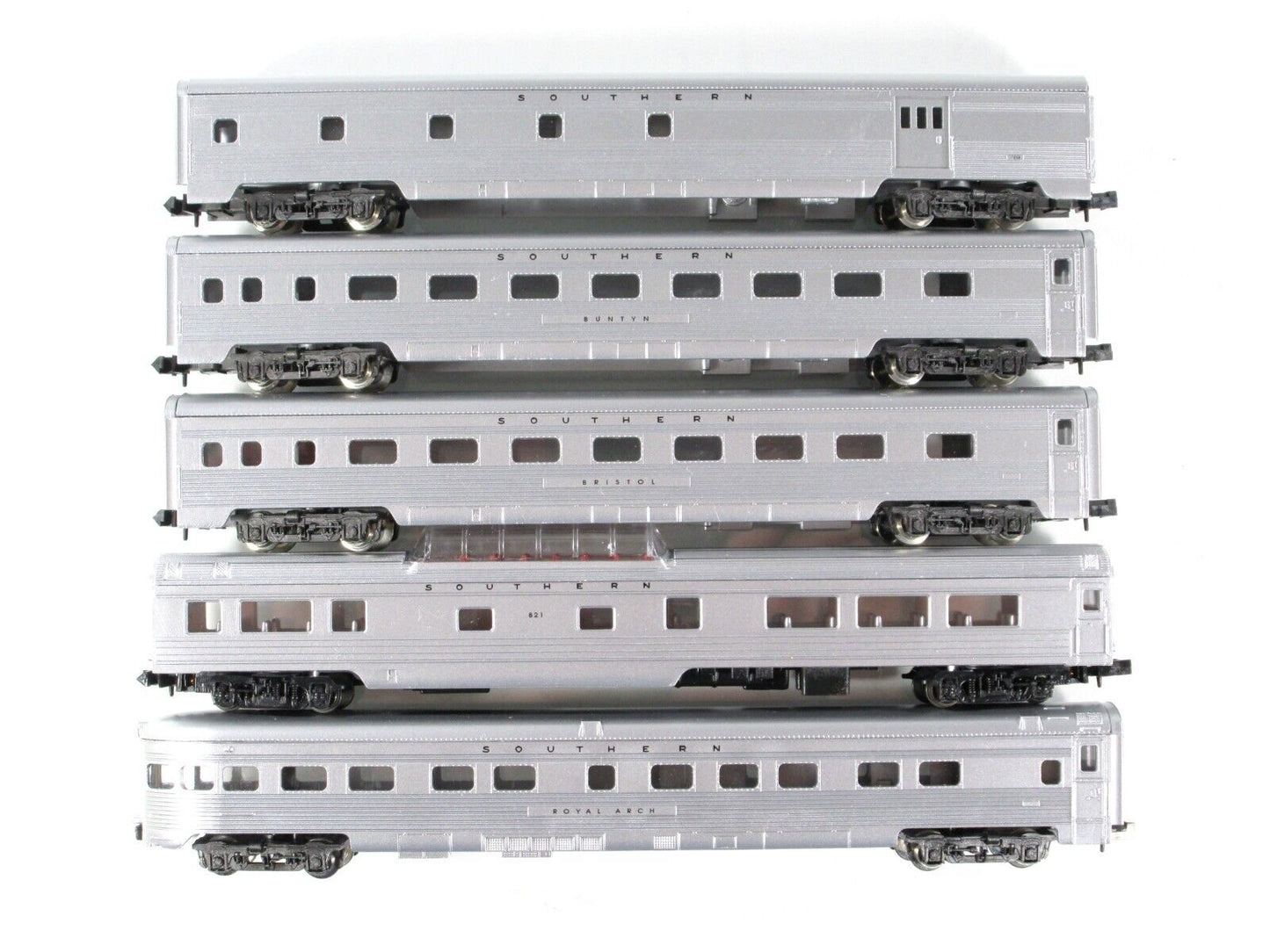N Scale **SOUTHERN** Lightweight Corrugated Passenger 5-Car Set - Con-Cor 540004