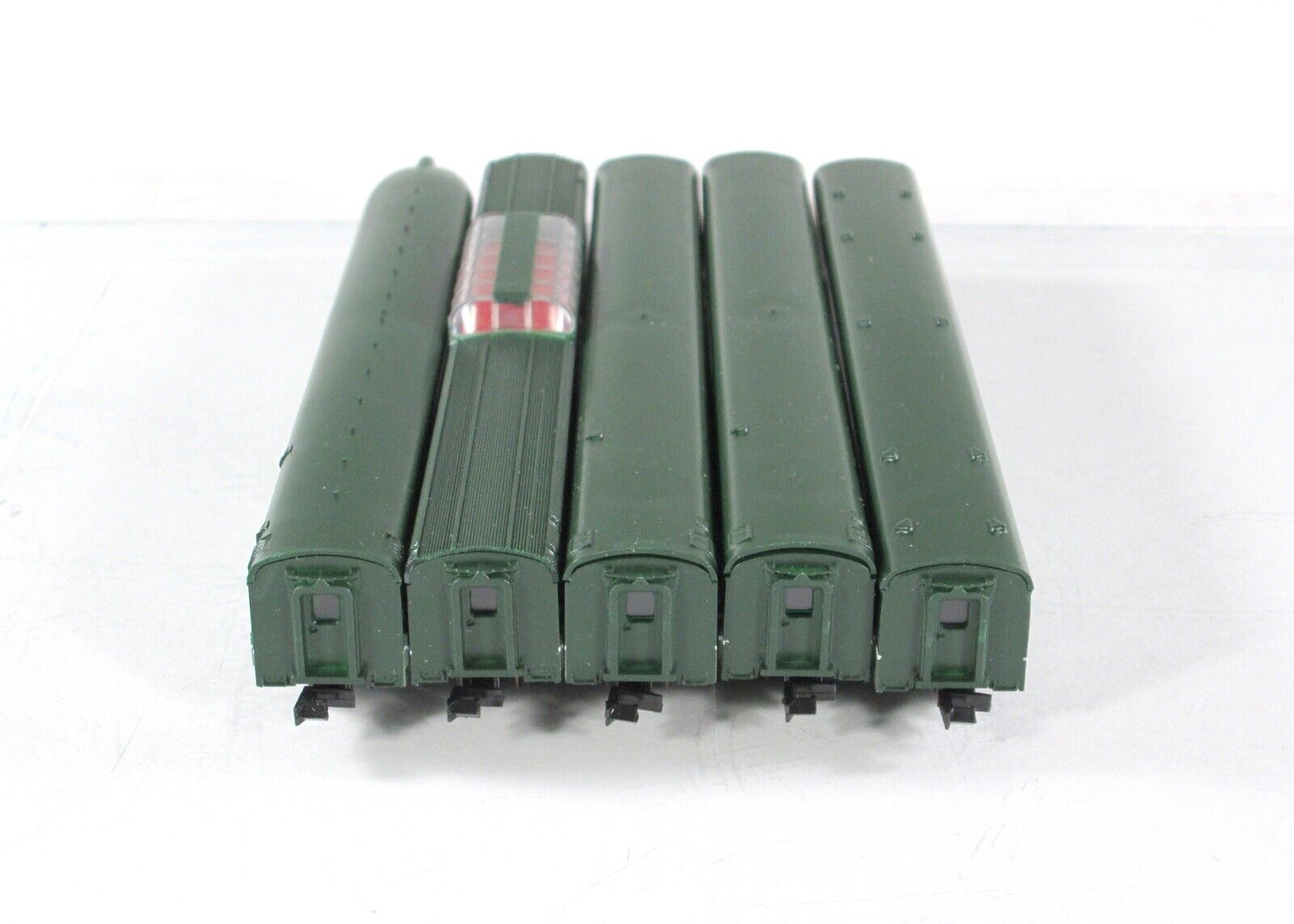 N Scale **NORTHERN PACIFIC**  LOEWY SCHEME  Passenger 5-Car Set - Con-Cor 004033