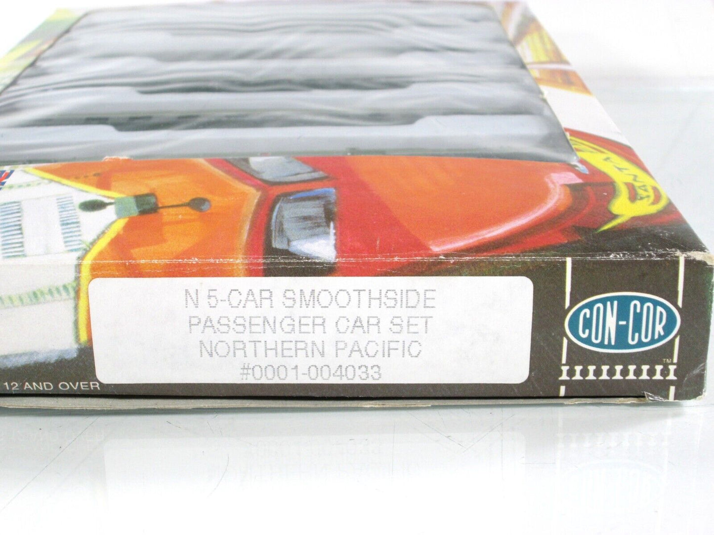 N Scale **NORTHERN PACIFIC**  LOEWY SCHEME  Passenger 5-Car Set - Con-Cor 004033