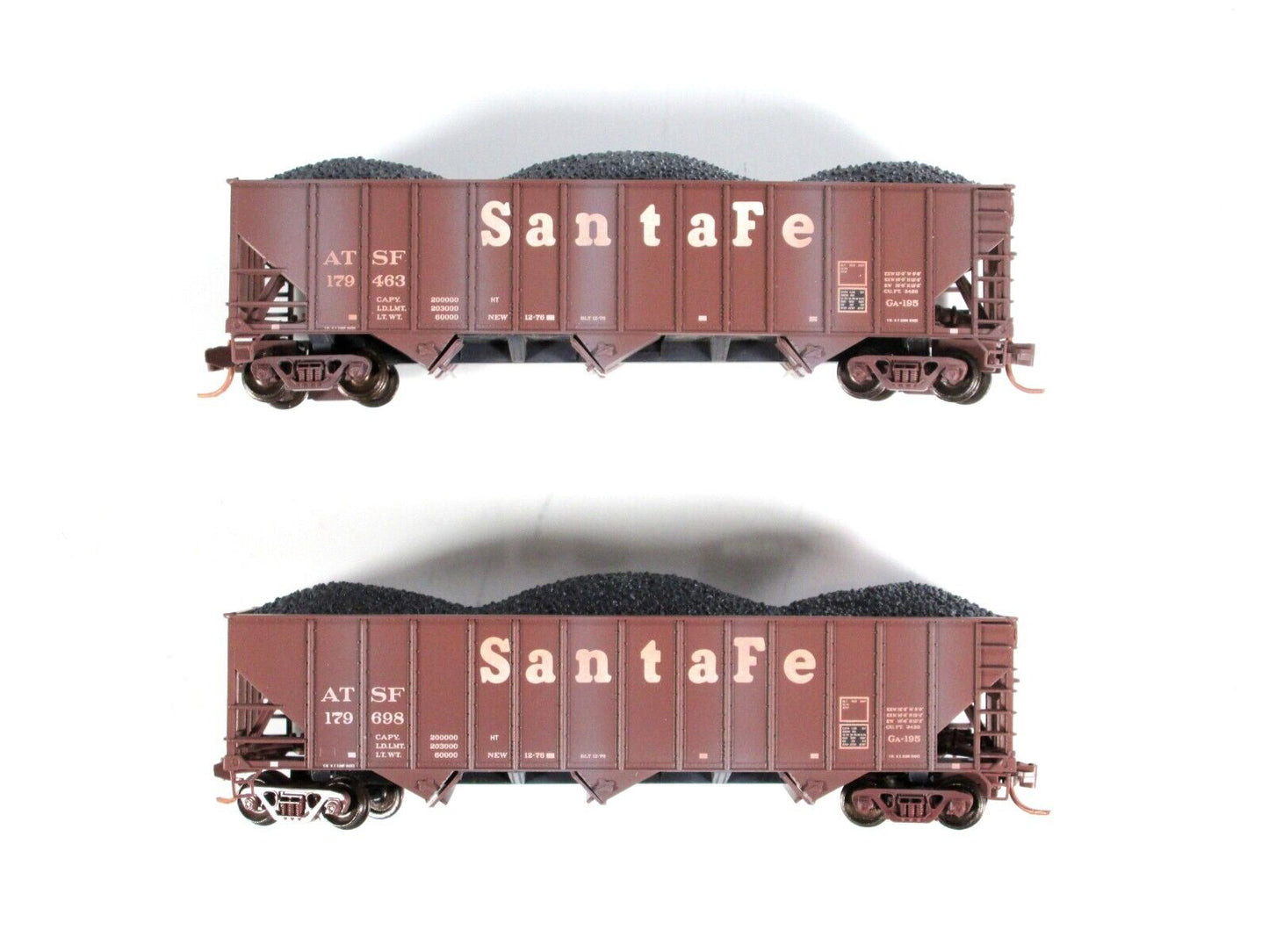 N Scale **SANTA FE** Weathered & Graffiti Hopper 2-Pack -- Micro Trains 99305080