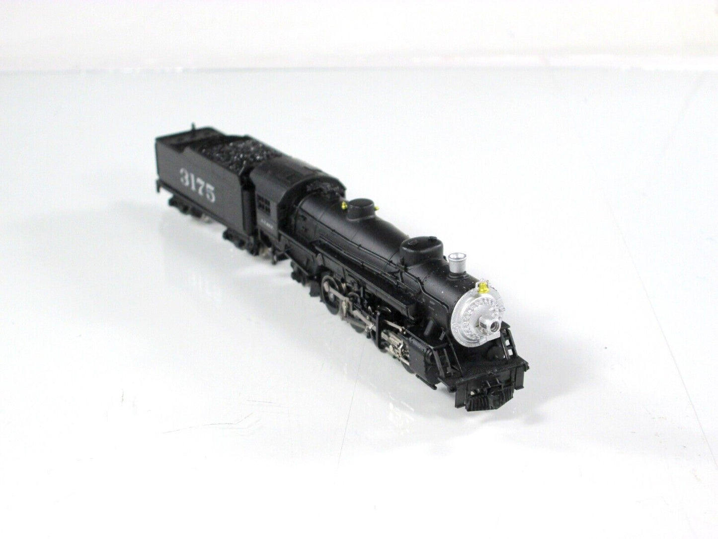 N Scale **SANTA FE** USRA 2-8-2 Locomotive, ATSF 3175 - Model Power *Metal* 7572