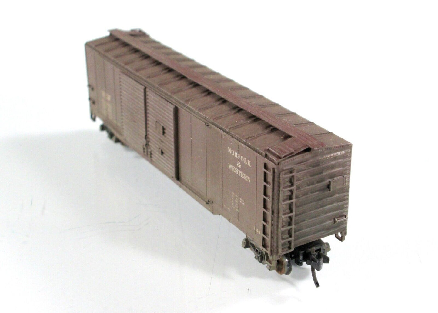 N Scale *NORFOLK & WESTERN* Weathered Box Car -Intermountain, FIFER Hobby **RARE