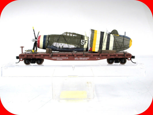 N Scale United States WWII Fighter Plane on Flat Car --Atlas, Knuckle Couplers