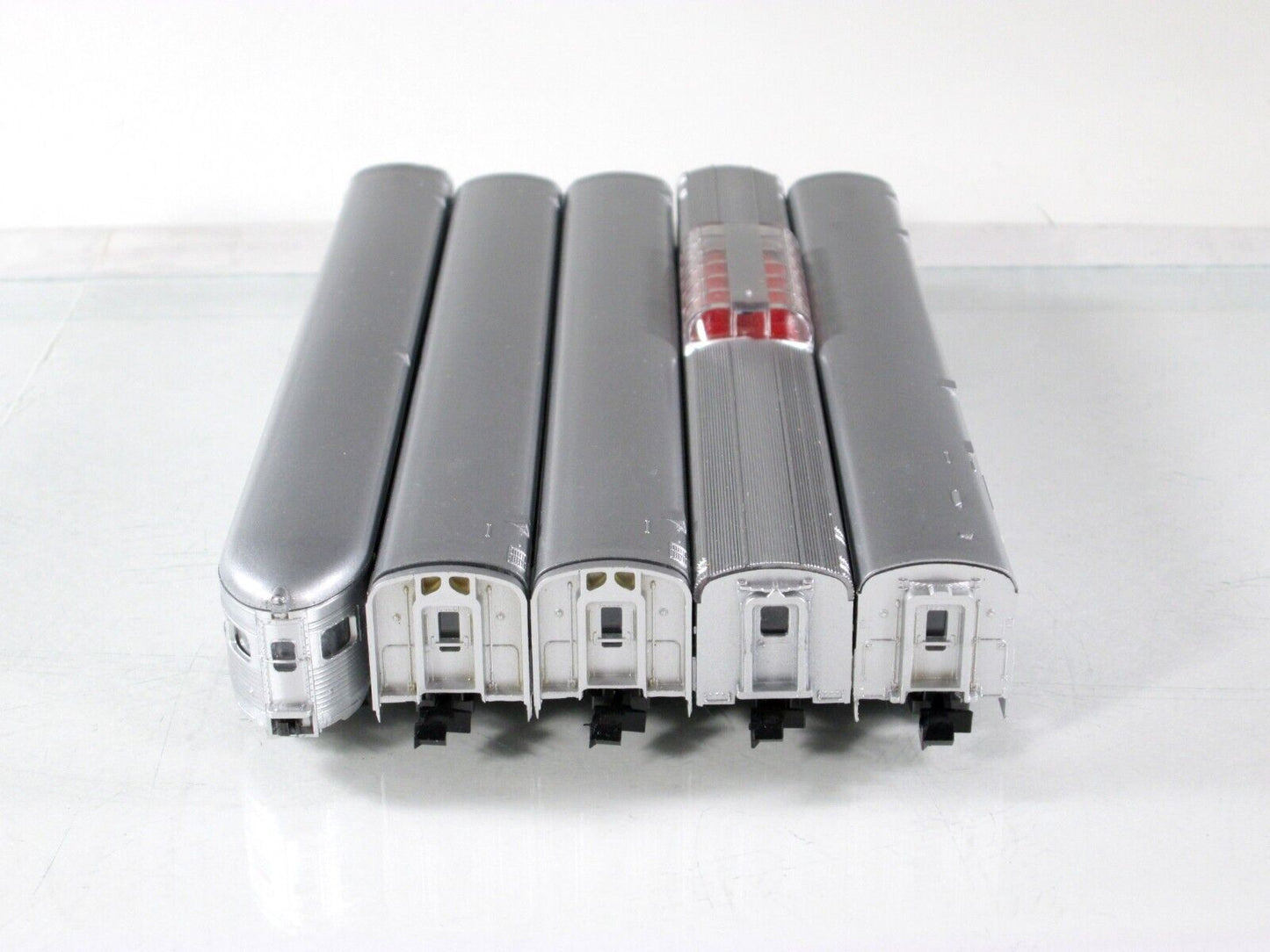N Scale **BURLINGTON ROUTE** Lightweight Passenger 5-Car Set ---- Con-Cor 540005