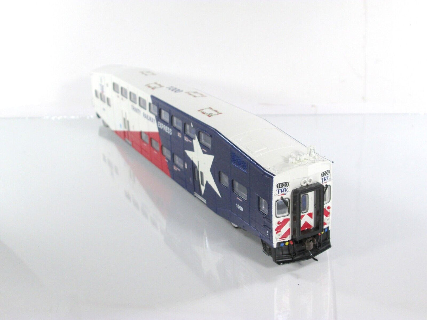 HO Scale DALLAS TRINITY RAILWAY Bombardier Control Car - TRE 1000 - Athearn 2546