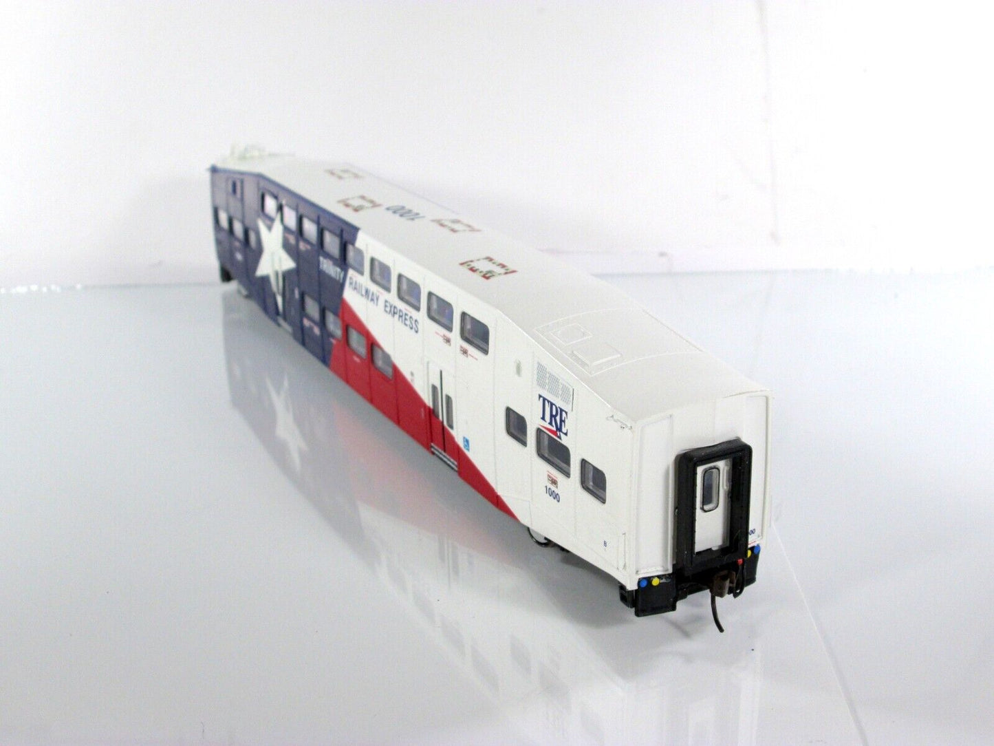 HO Scale DALLAS TRINITY RAILWAY Bombardier Control Car - TRE 1000 - Athearn 2546