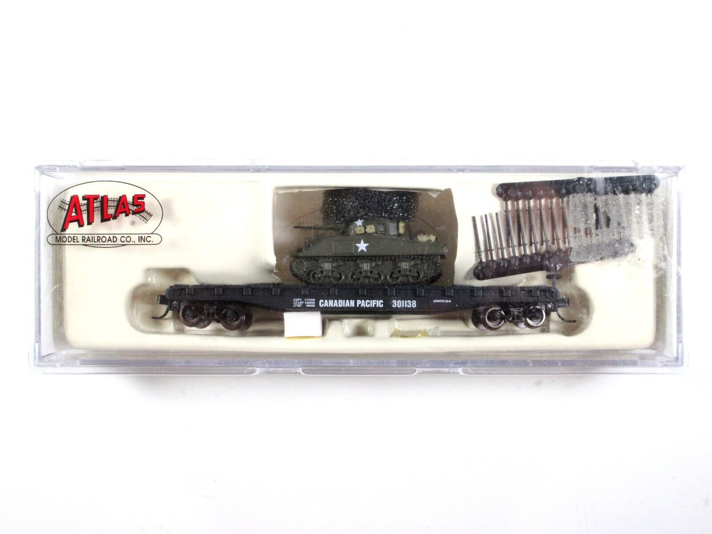 N Scale ***CANADIAN PACIFIC*** Flat Car w/ WWII US ARMY Tank Load #301138 -Atlas