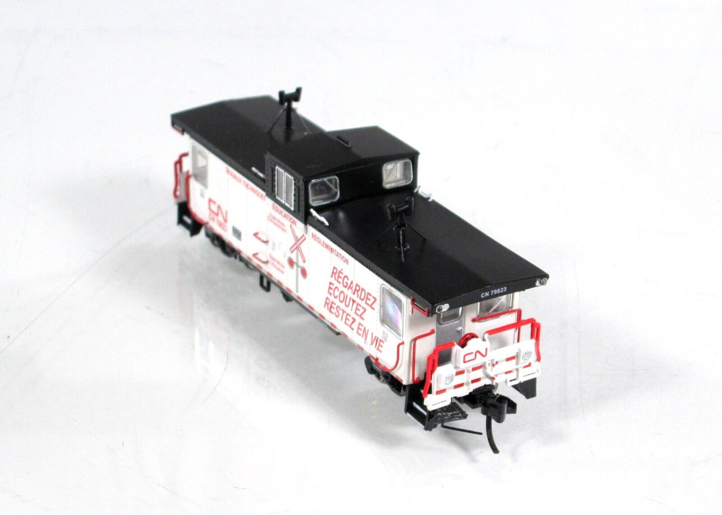 N Scale *CN -- POINT St CHARLES* Life Saver Lighted Caboose #79823 - Rapido 2030