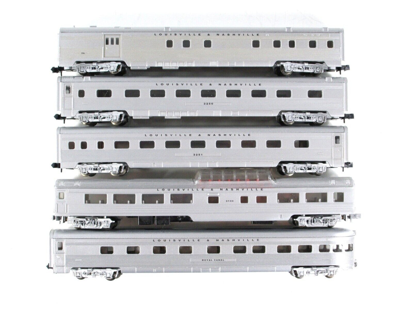 N Scale **LOUISVILLE NASHVILLE* Ltweight Passenger 5-Car Set 1 - Con-Cor 540015