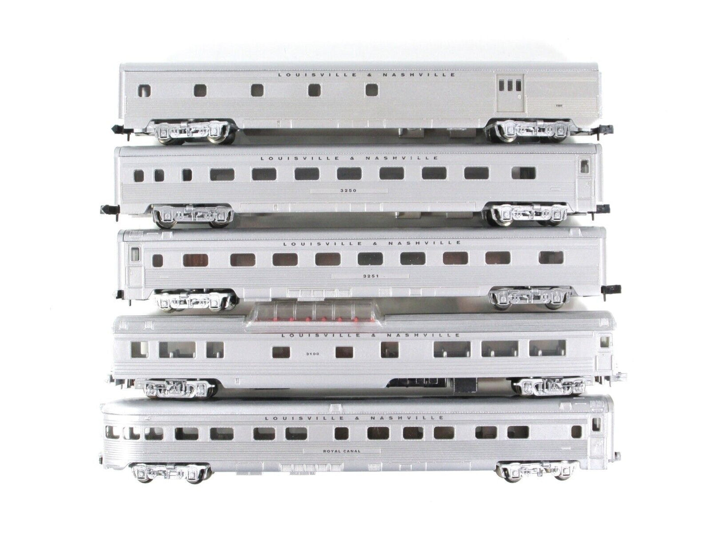 N Scale **LOUISVILLE NASHVILLE* Ltweight Passenger 5-Car Set 1 - Con-Cor 540015