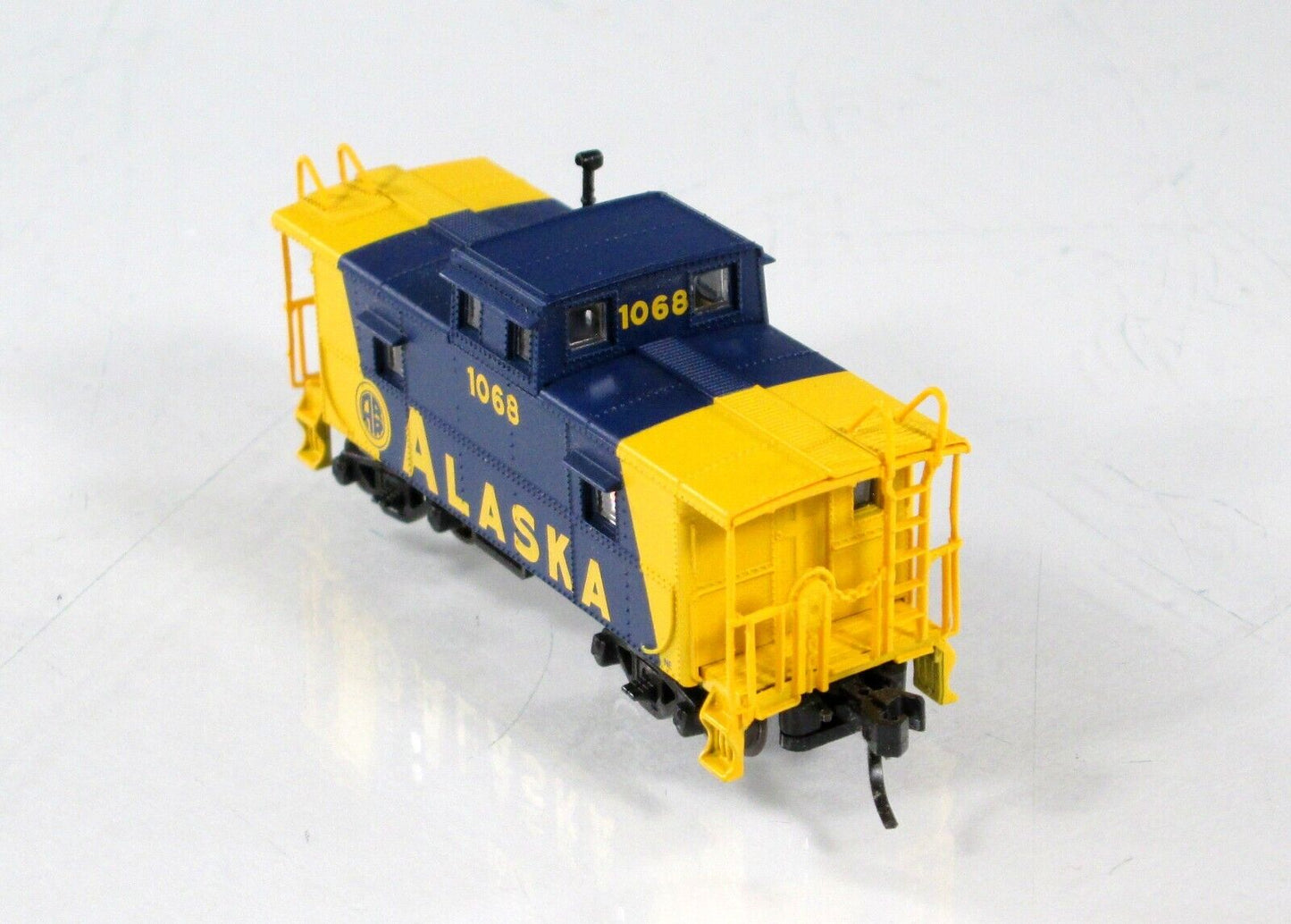 N Scale ***ALASKA*** C&O Steel Cupola Caboose, ARR #1068 - Atlas 50001203 **RARE