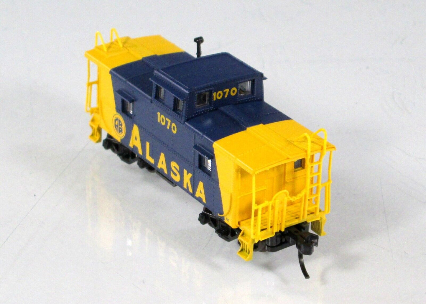 N Scale ***ALASKA*** C&O Steel Cupola Caboose, ARR #1070 - Atlas 50003318 **RARE