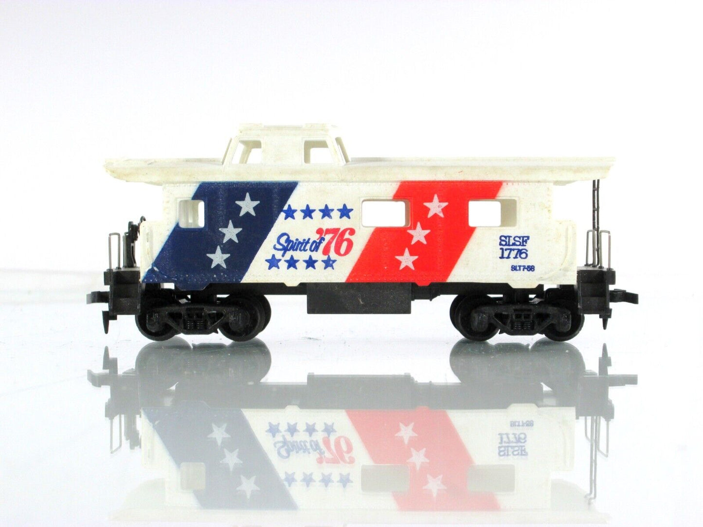 HO Scale ***SPIRIT of '76 - AMERICA*** Cupola Caboose, SLSF 1776 - Tyco