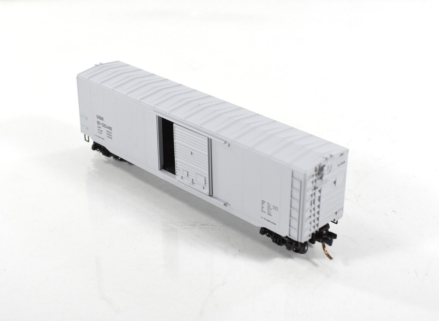 N Scale ***United States NAVY*** 50' Box Car USN #61-05146 -- Micro Trains 77040