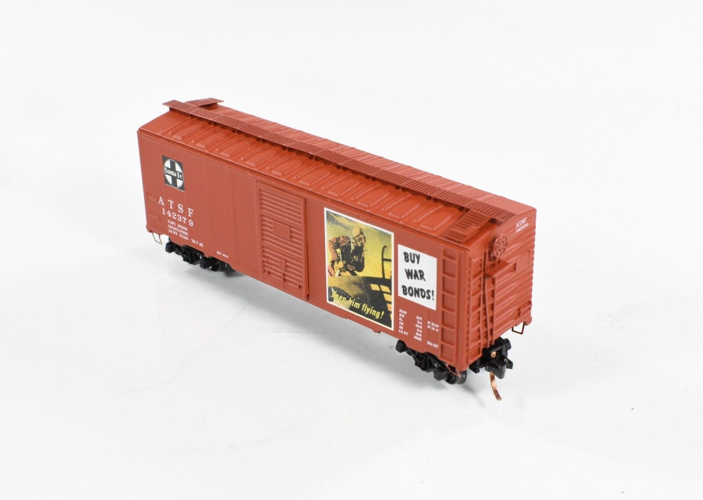 N Scale WWII **KEEP HIM FLYING, WAR BONDS** Box Car, ATSF 142379 - DELUXE 240461