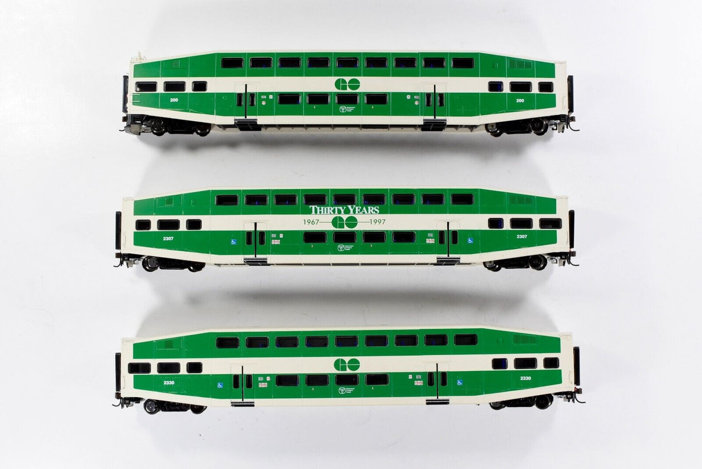 HO Scale GO TRANSIT BOMBARDIER Bi-Level Passenger Car 3-Pack Set -- Athearn 2581