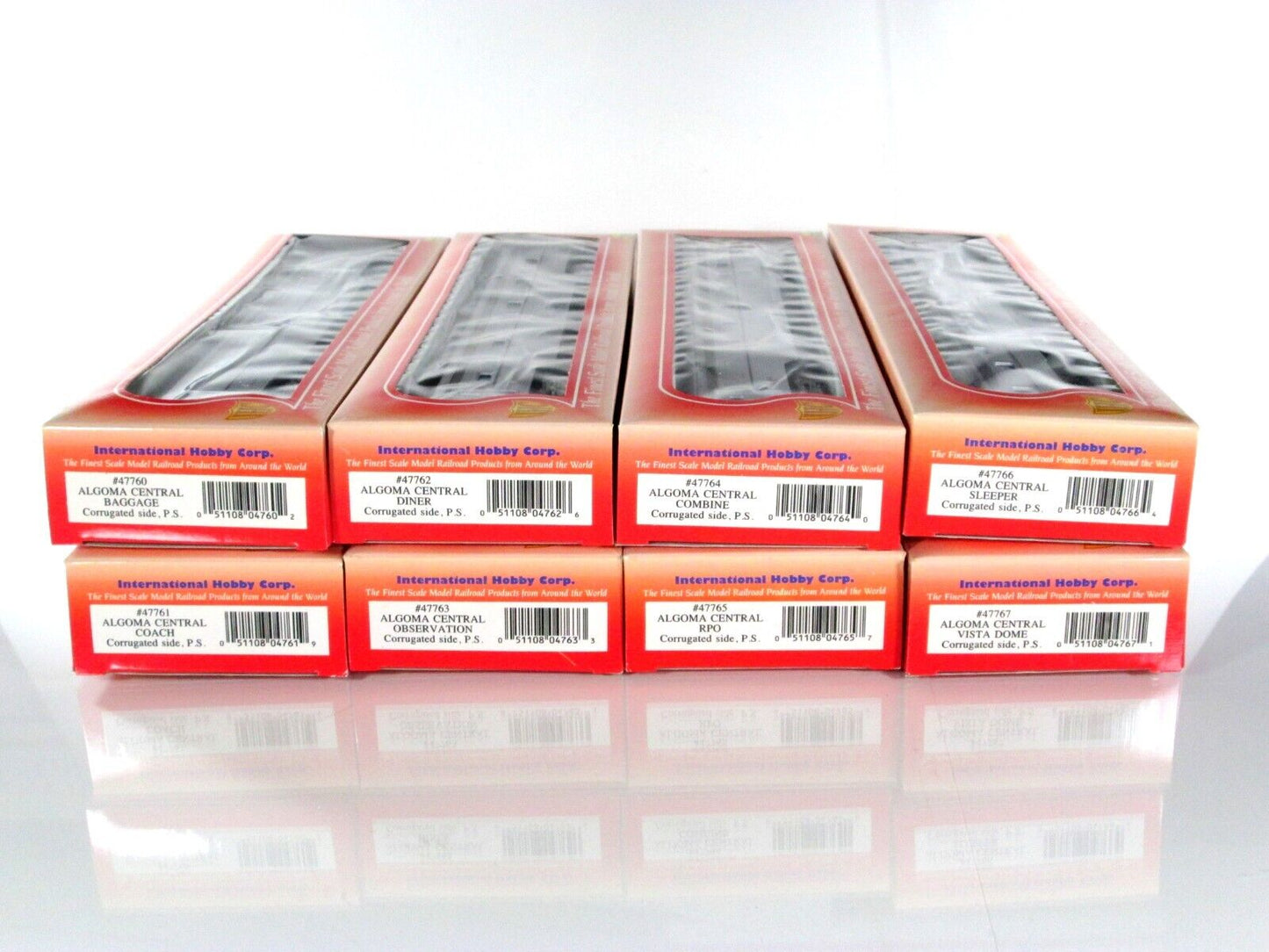 HO Scale ALGOMA CENTRAL Corrugated Lightweight Passenger 8-Car Set --- IHC 47768