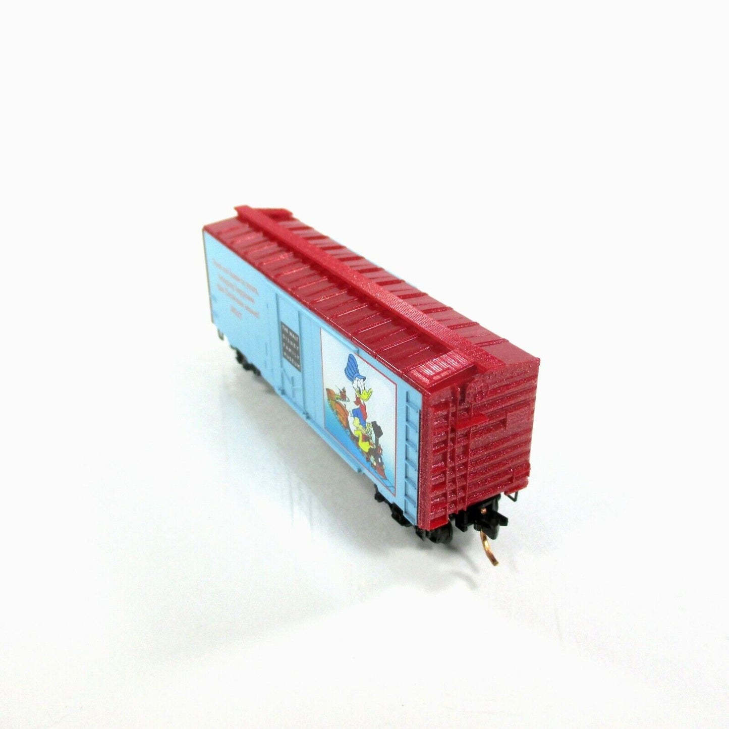 N SCALE *DISNEY CHRISTMAS 2017 DONALD DUCK* Box Car - Micro Trains, Lowell Smith