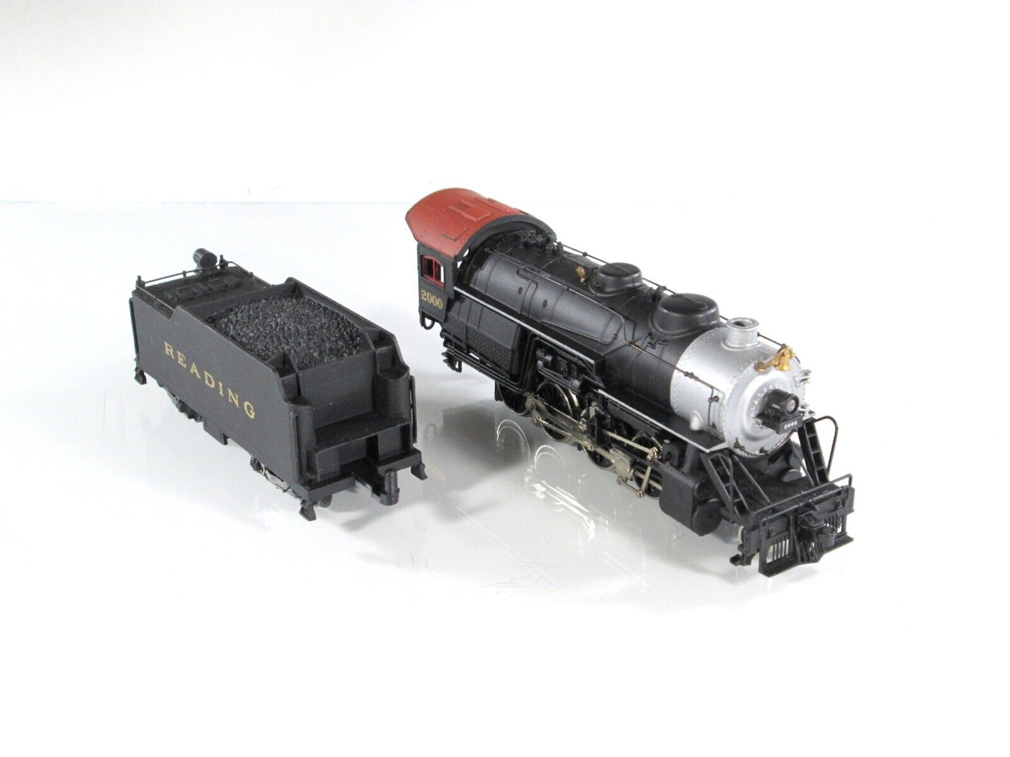 HO Scale **READING** 2-8-0 Consolidation Locomotive w/ *Smoke*  - Bachmann 53010