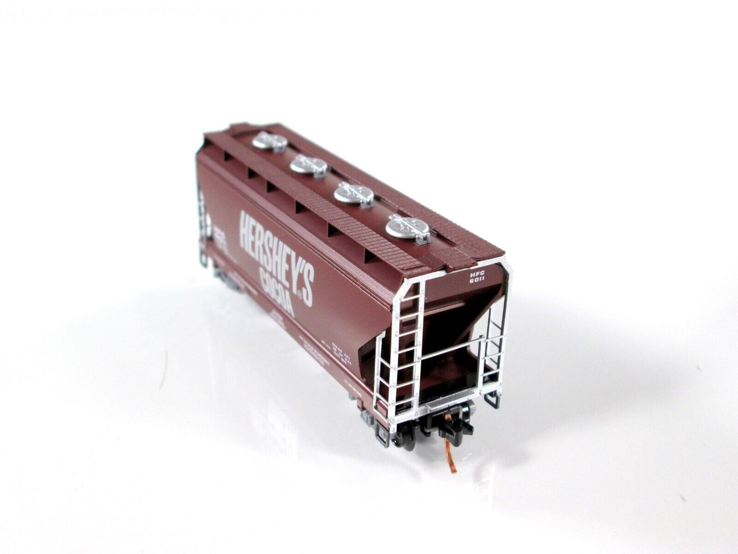 N Scale **Hershey's Cocoa** 2-Bay Covered Hopper - HFC 6011 - Micro Trains 92150
