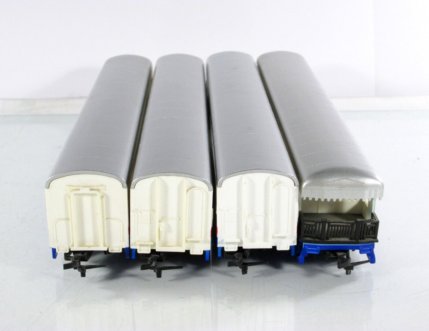 HO Scale ***AMERICAN FREEDOM TRAIN*** 4-Car Passenger Set, 1776-1976 ---- LIONEL