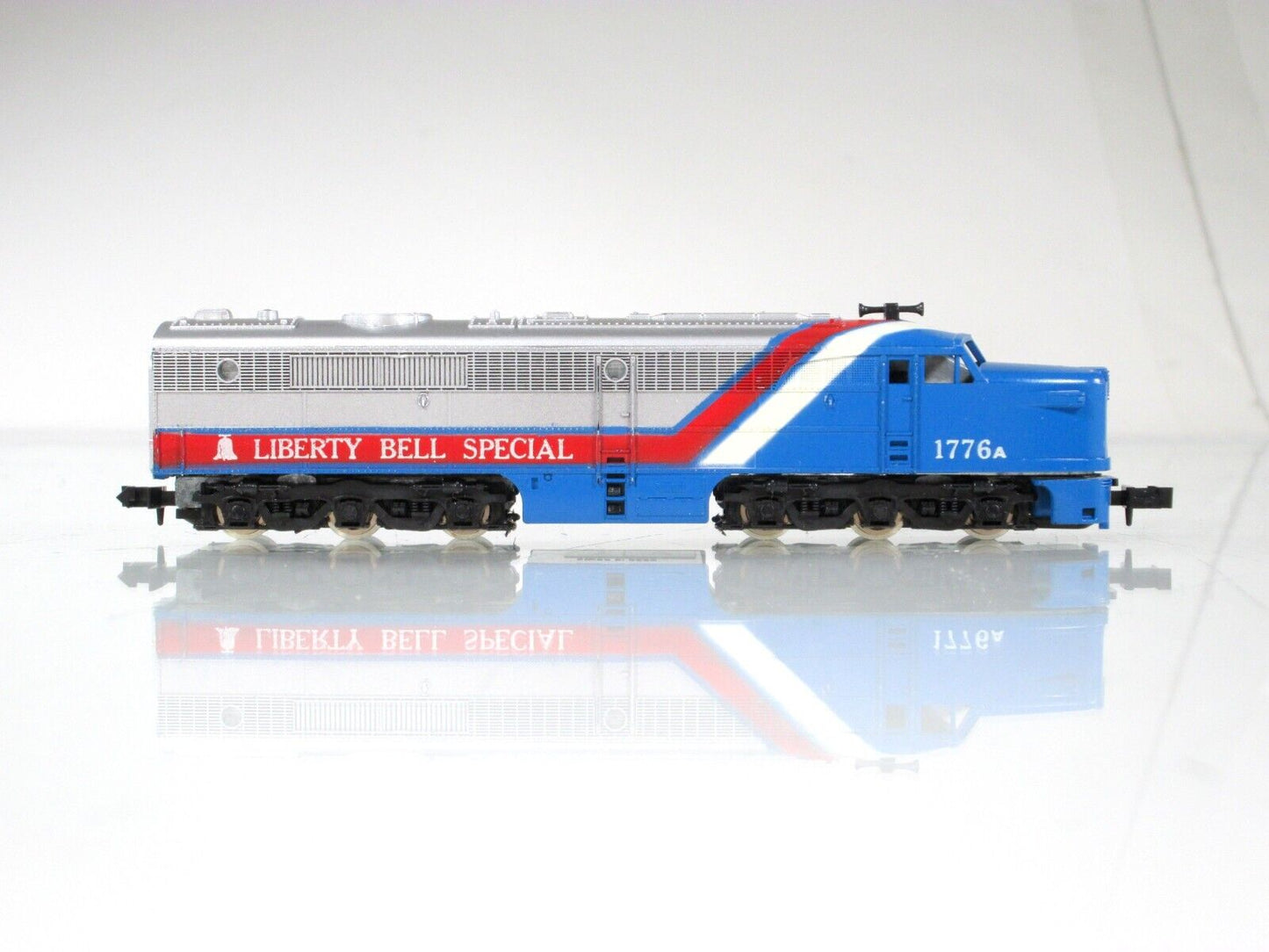 N Scale ***LIBERTY BELL SPECIAL*** PA-1 Diesel Locomotive #1776A - Con-Cor 2061A